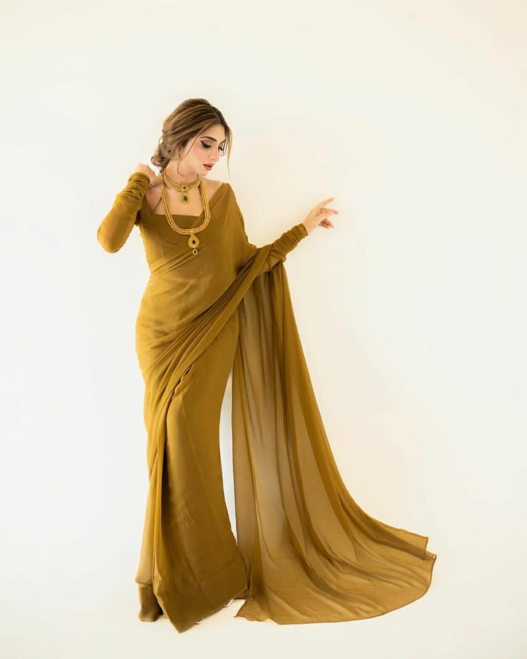 LuxeFit Glow – Premium Chiffon Stitched Saree