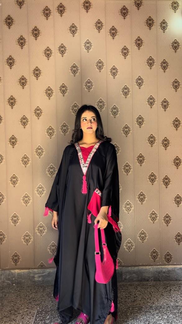 V-NECK KAFTAN WITH TASSELS