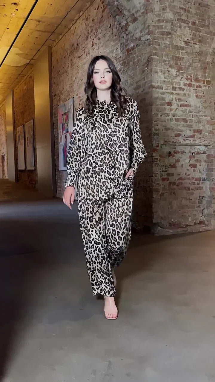 WILD STYLE 2pc LEOPARD PRINT OUTFIT